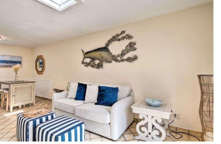 Cheerful 2 bedroom Villa with Heated Pool4
