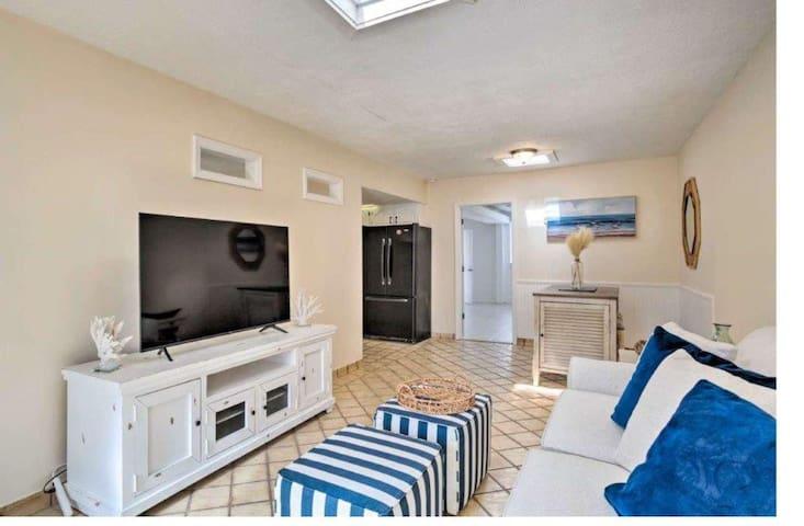 Cheerful 2 bedroom Villa with Heated Pool5