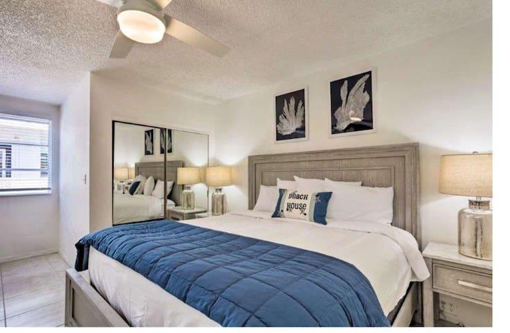 Cheerful 2 bedroom Villa with Heated Pool1